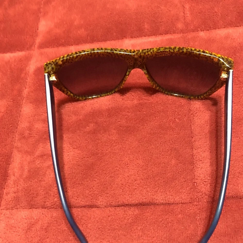 FENDI Fancy Squared Tinted Sunglasses 🕶